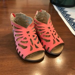 EUC old navy sandals